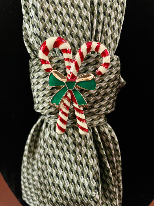 Twisted Peppermint Necktie Necklace