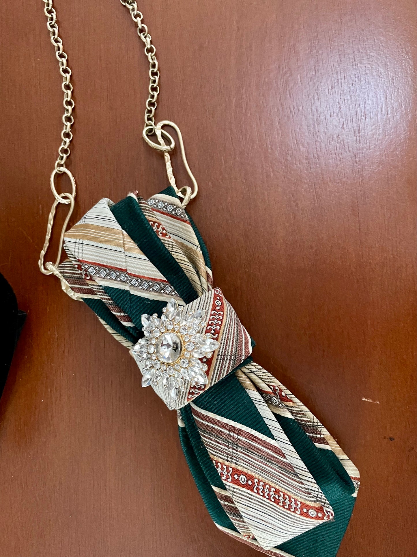 Sparkling Snowflake Vintage Necktie Necklace