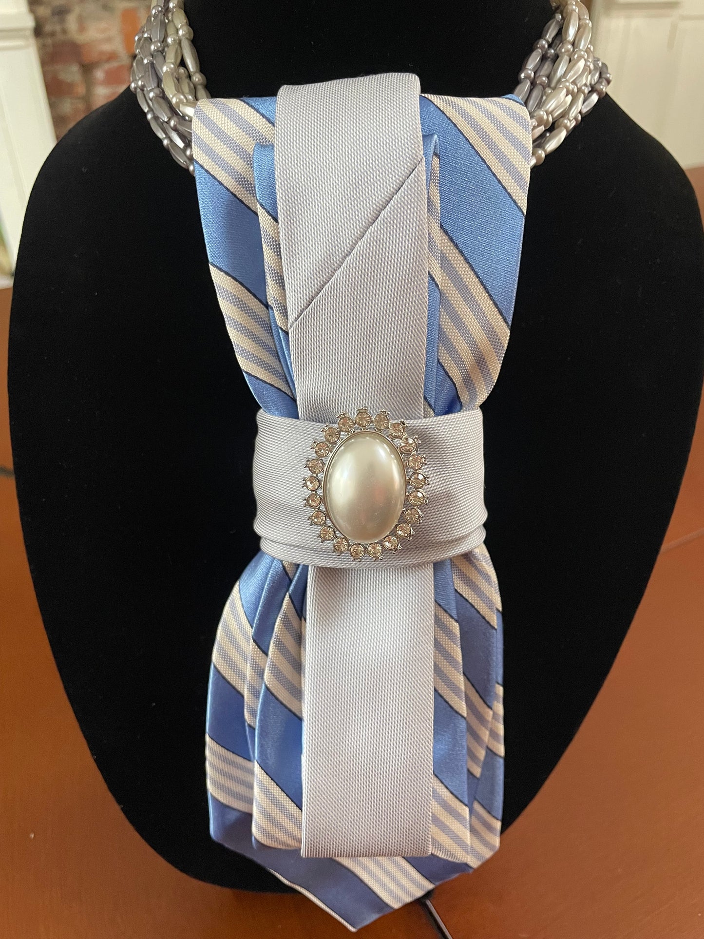 Pearl on Point Necktie Necklace
