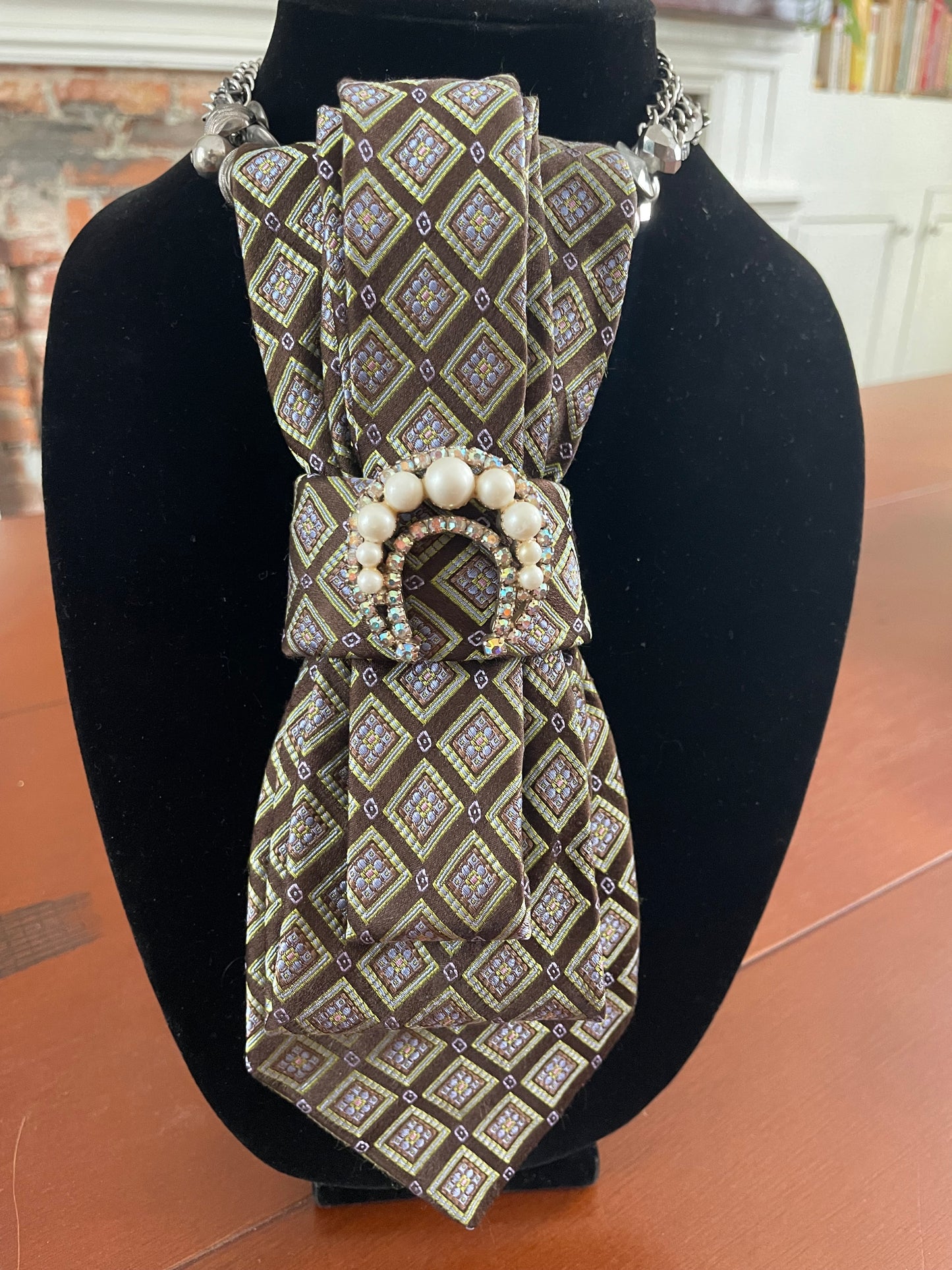 Lucky Horseshoe! Necktie Necklace