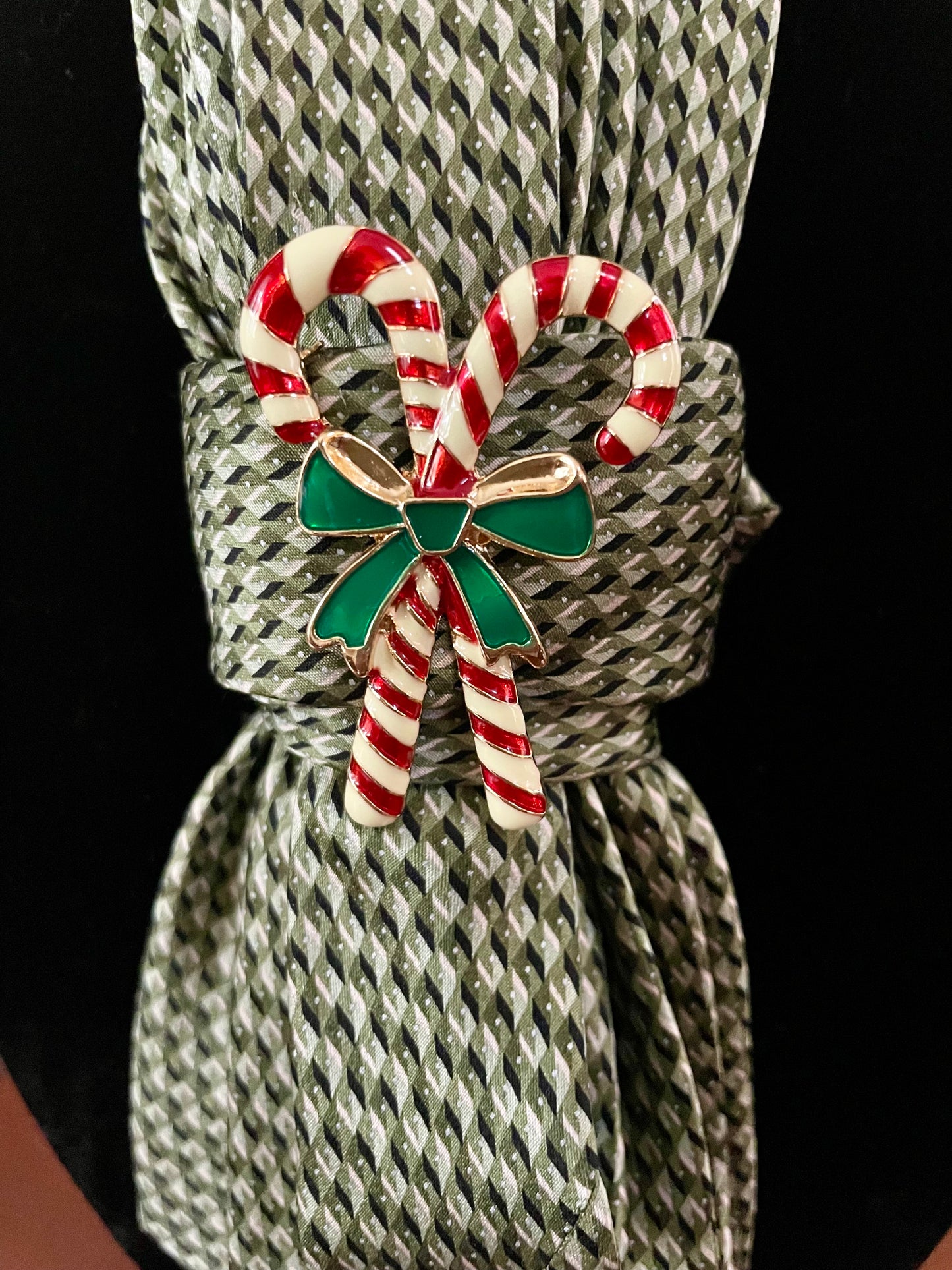Twisted Peppermint Necktie Necklace