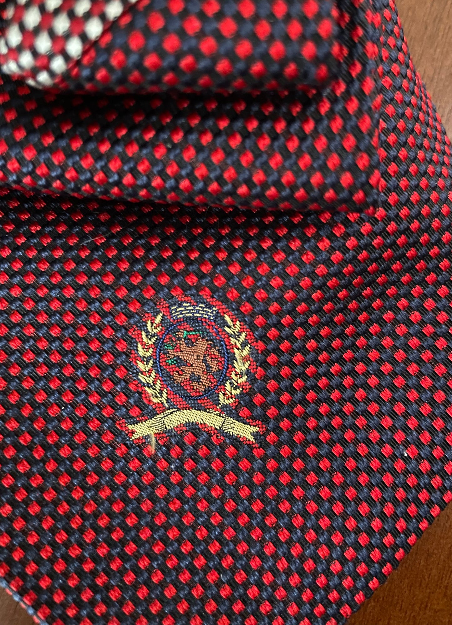 Merry Mistletoe Necktie Necklace