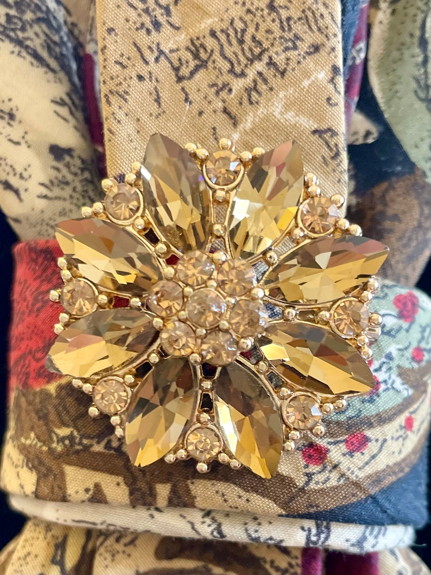 Golden Glitz Necktie Necklace