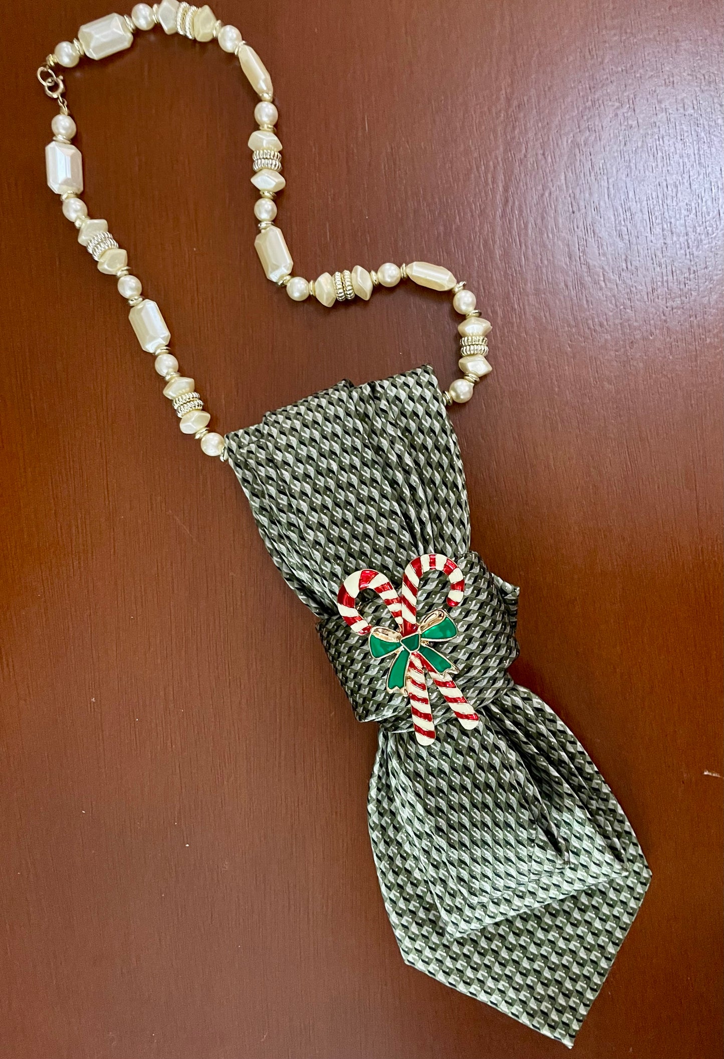 Twisted Peppermint Necktie Necklace