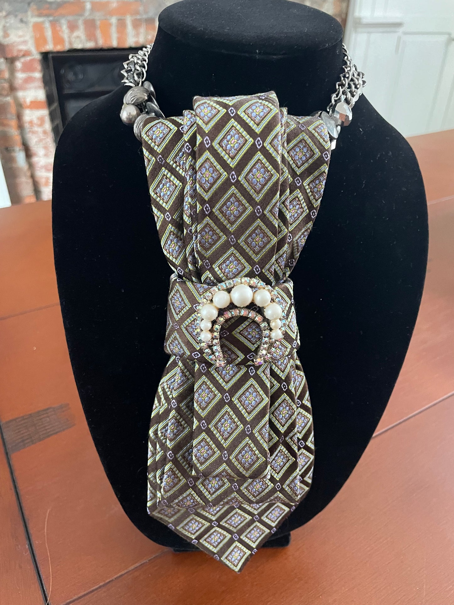 Lucky Horseshoe! Necktie Necklace