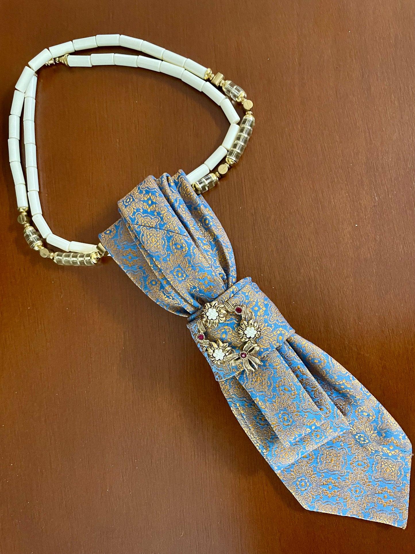 Icy Winter Wreath Necktie Necklace