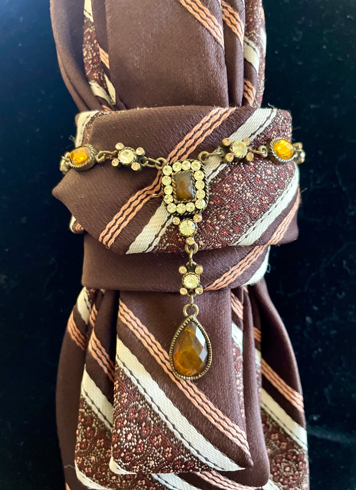 Retro Showstopper Necktie Necklace