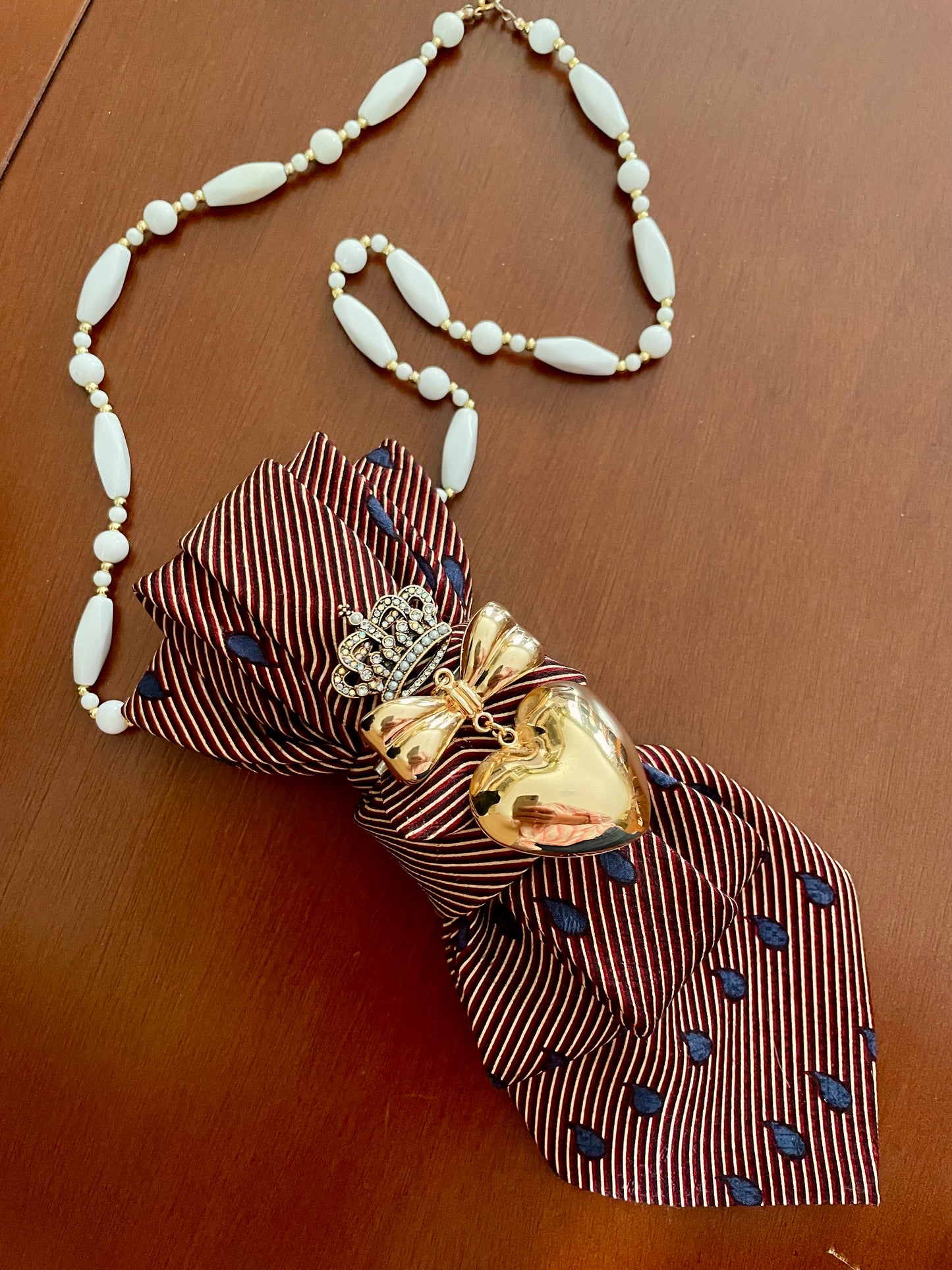 Queen of Hearts! Necktie Necklace