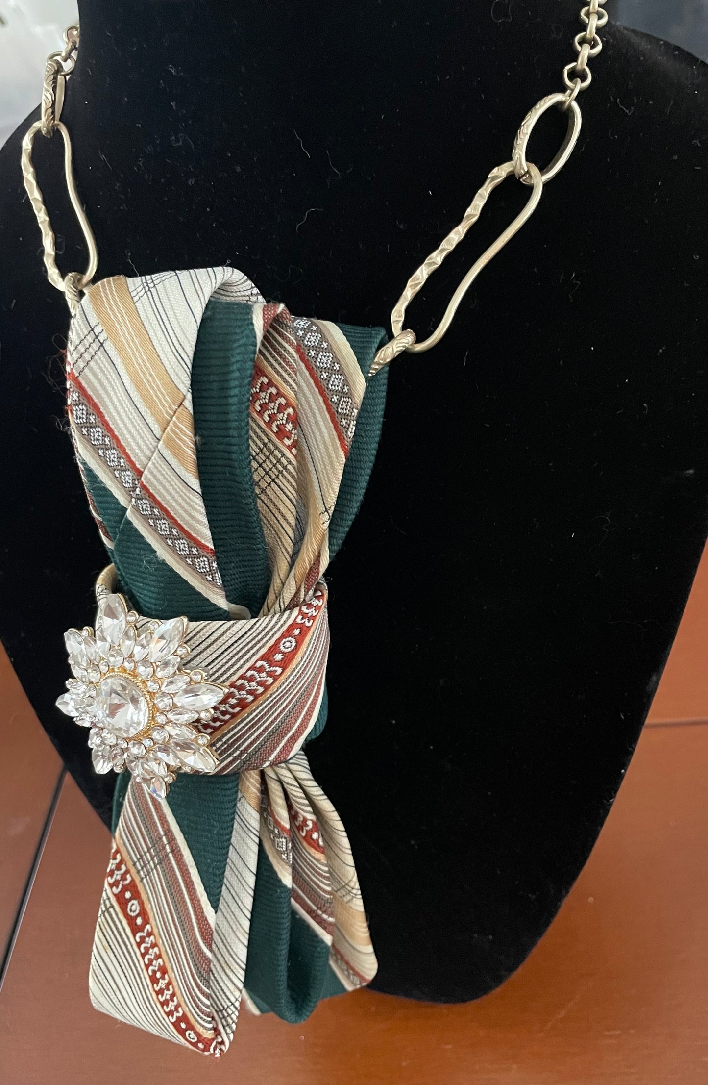 Sparkling Snowflake Vintage Necktie Necklace