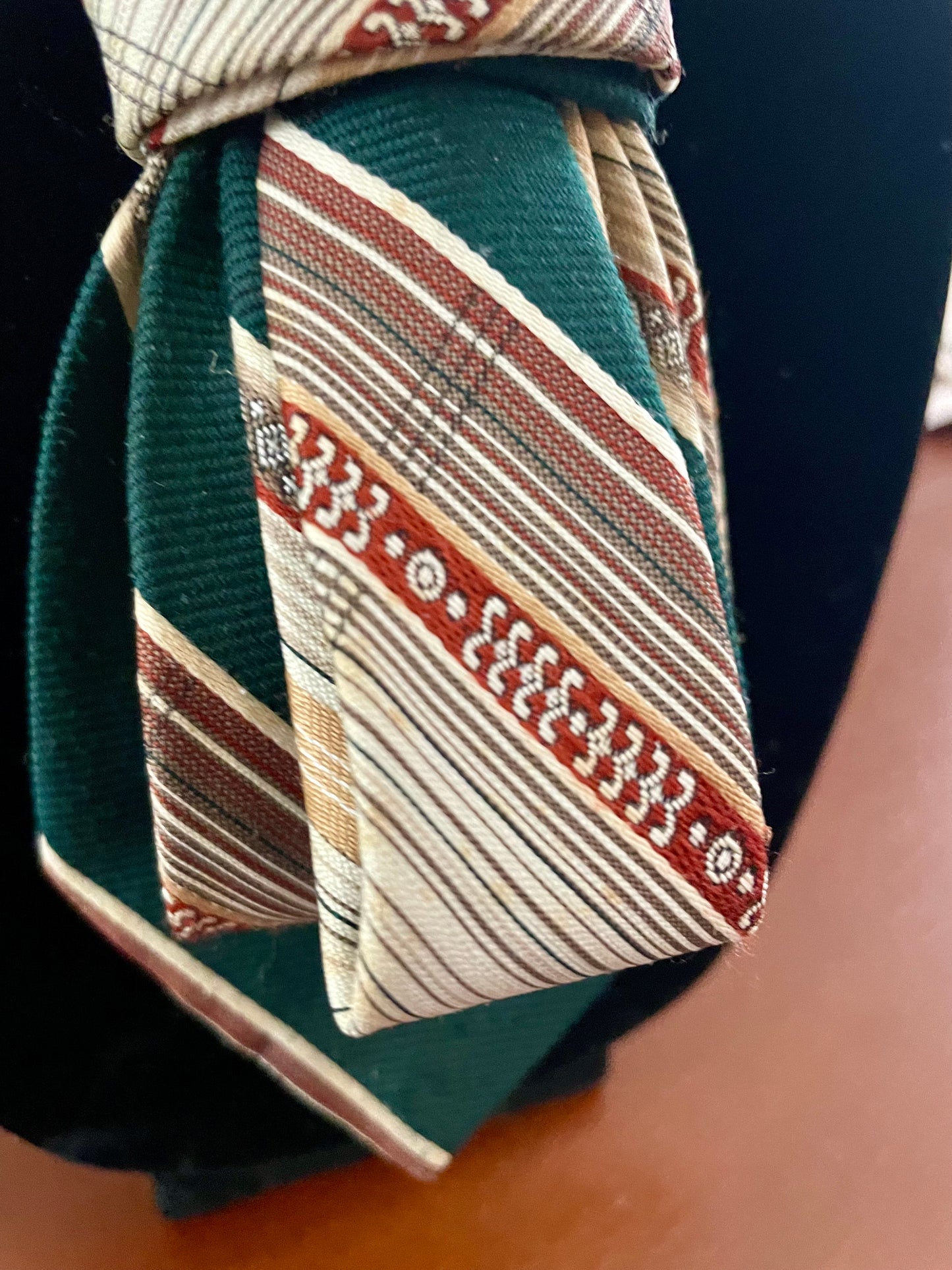 Sparkling Snowflake Vintage Necktie Necklace