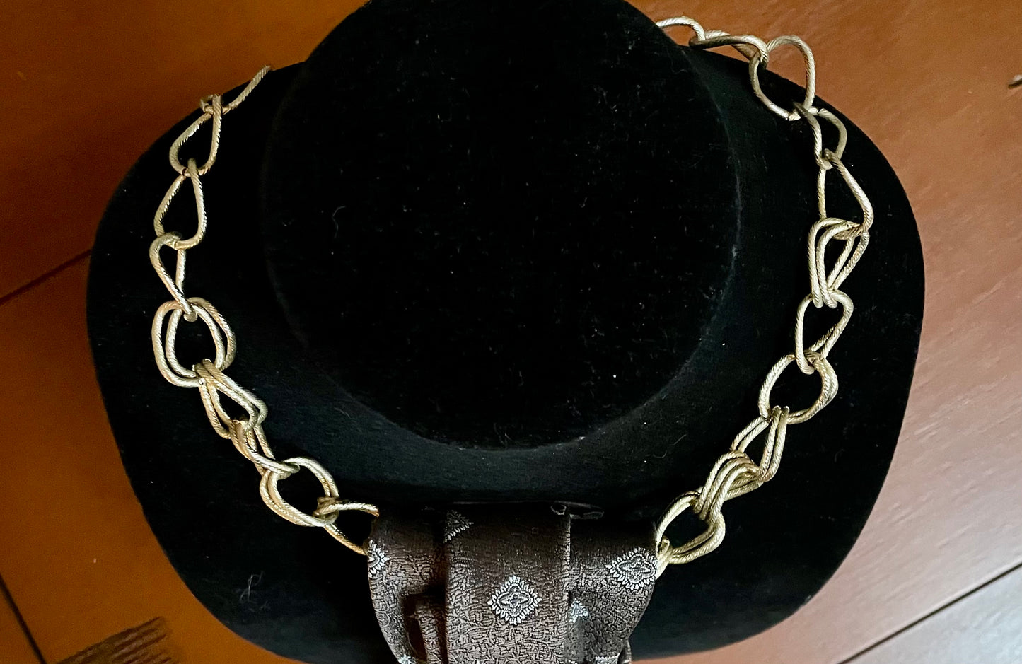Oscar de la Renta Bow and Chain necktie necklace