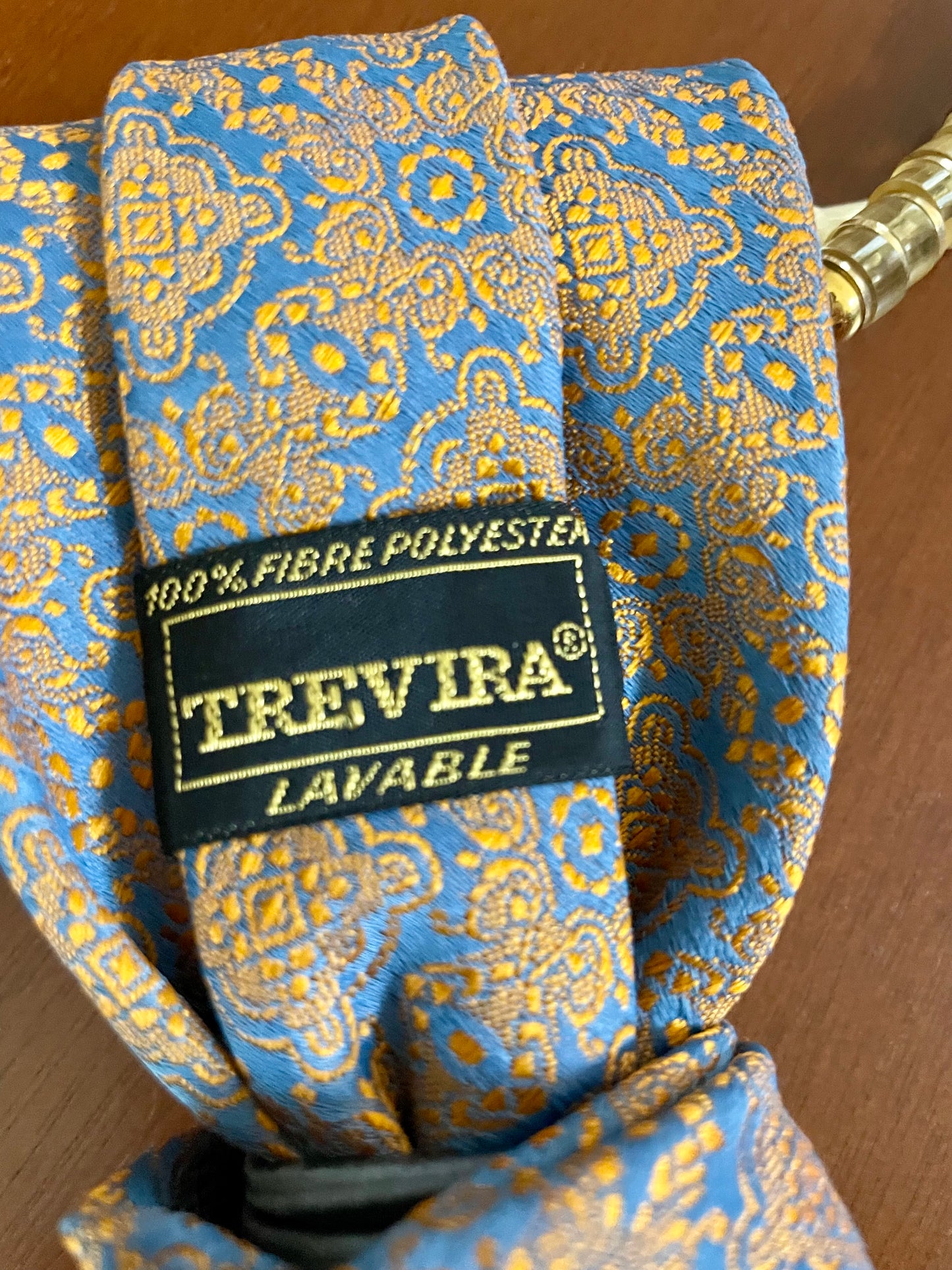 Icy Winter Wreath Necktie Necklace