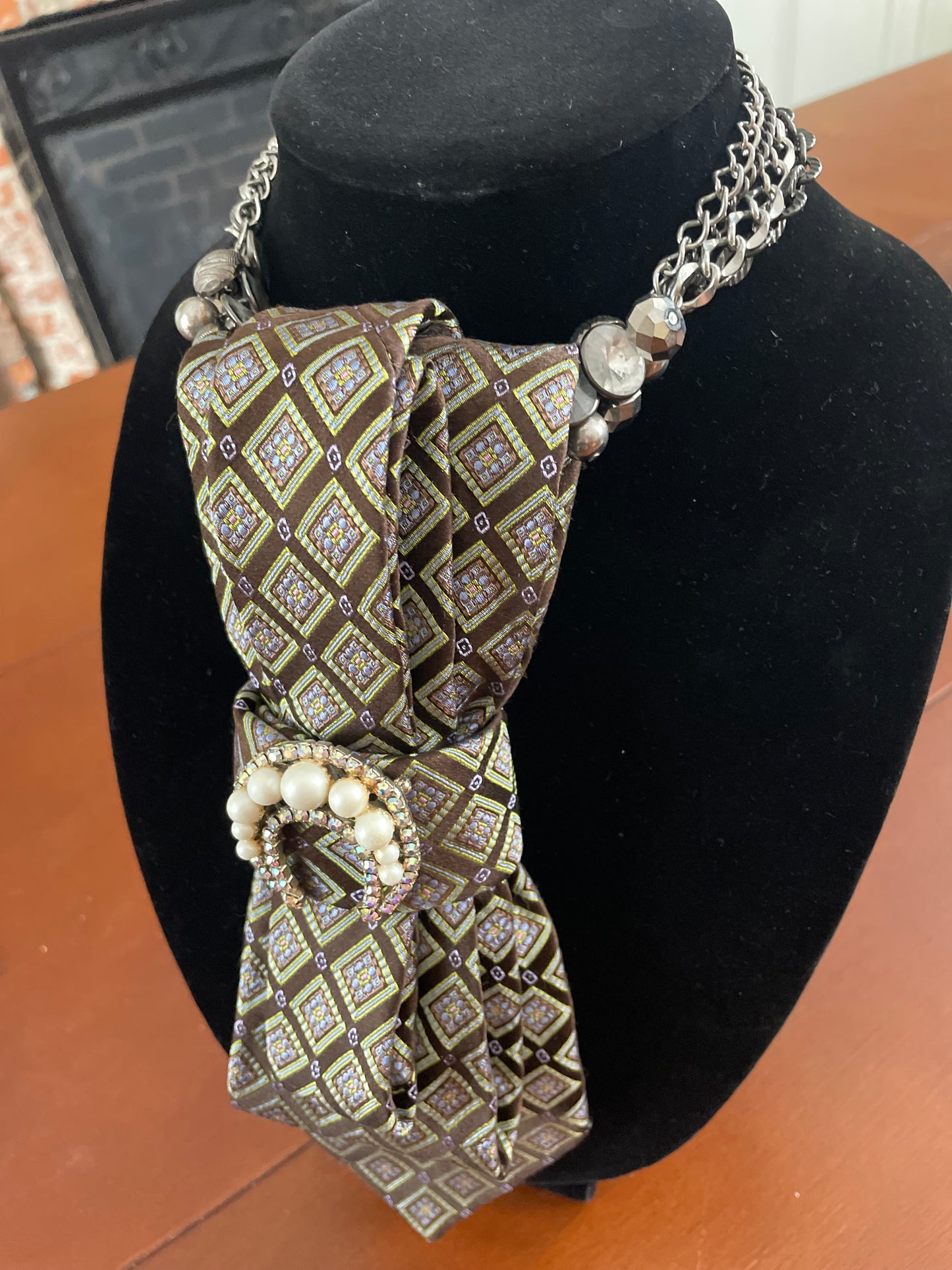 Lucky Horseshoe! Necktie Necklace