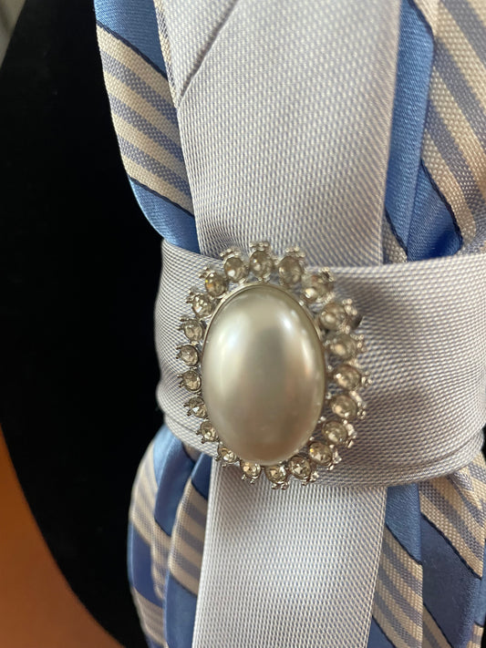 Pearl on Point Necktie Necklace