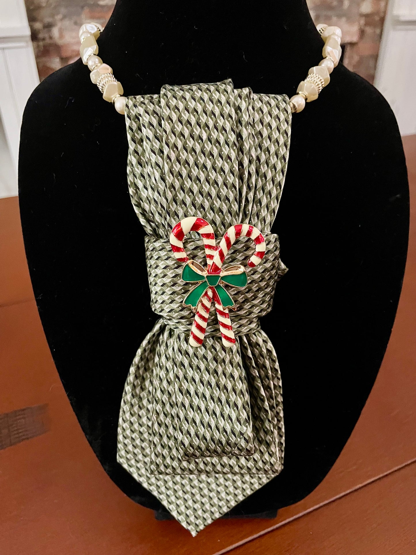 Twisted Peppermint Necktie Necklace